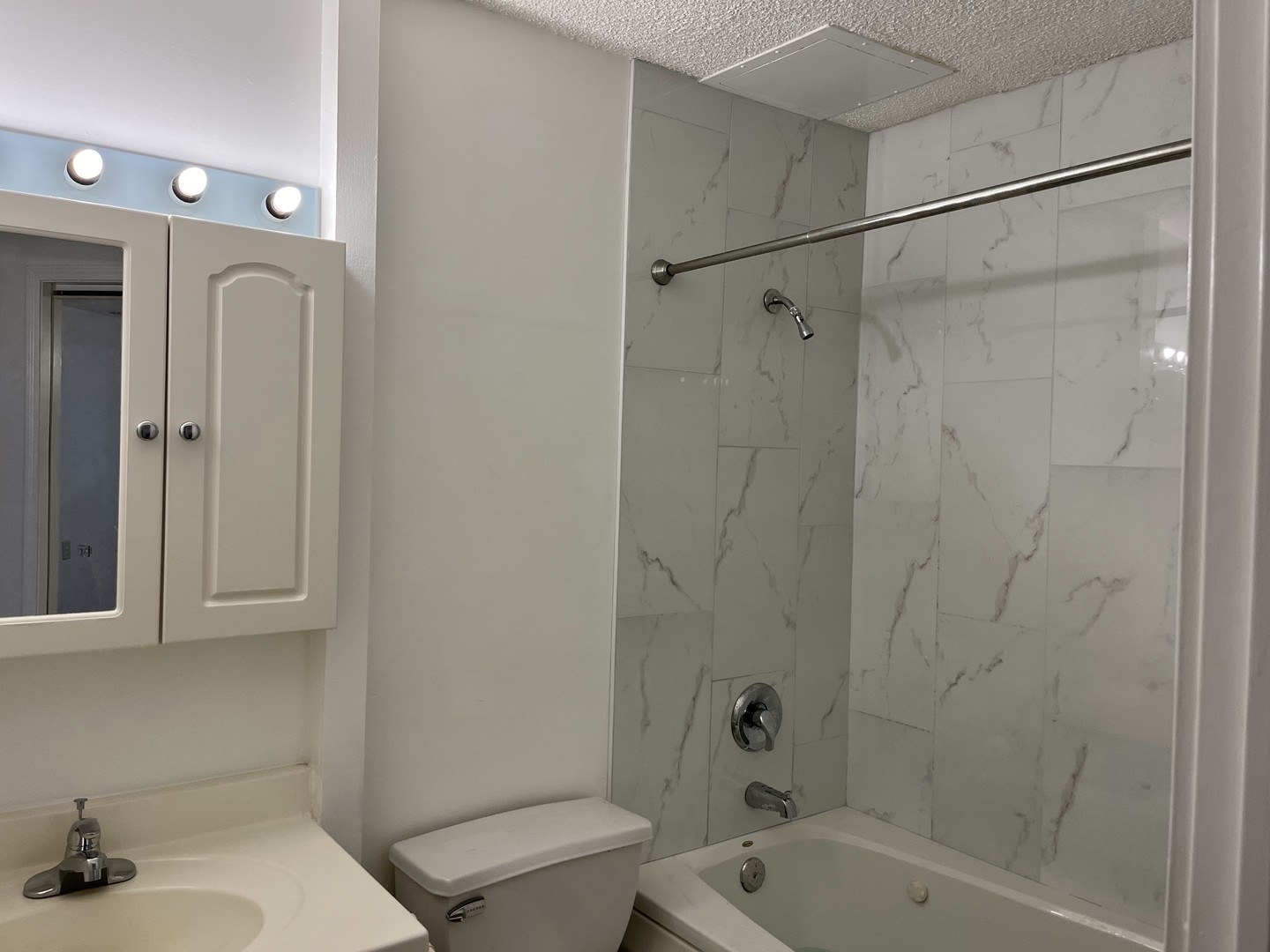 1750 North Marywood Avenue, Unit 109 Aurora, IL 60505 - Photo 8 of 13