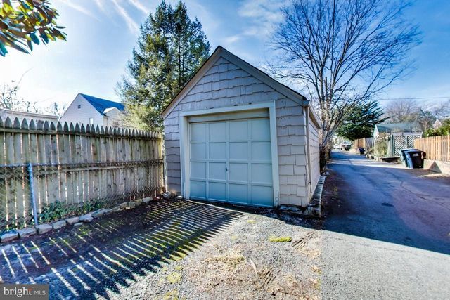 $1,284,000 | 4931 Butterworth Place Northwest, Washington, DC 20016