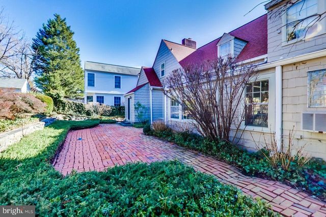 $1,284,000 | 4931 Butterworth Place Northwest, Washington, DC 20016