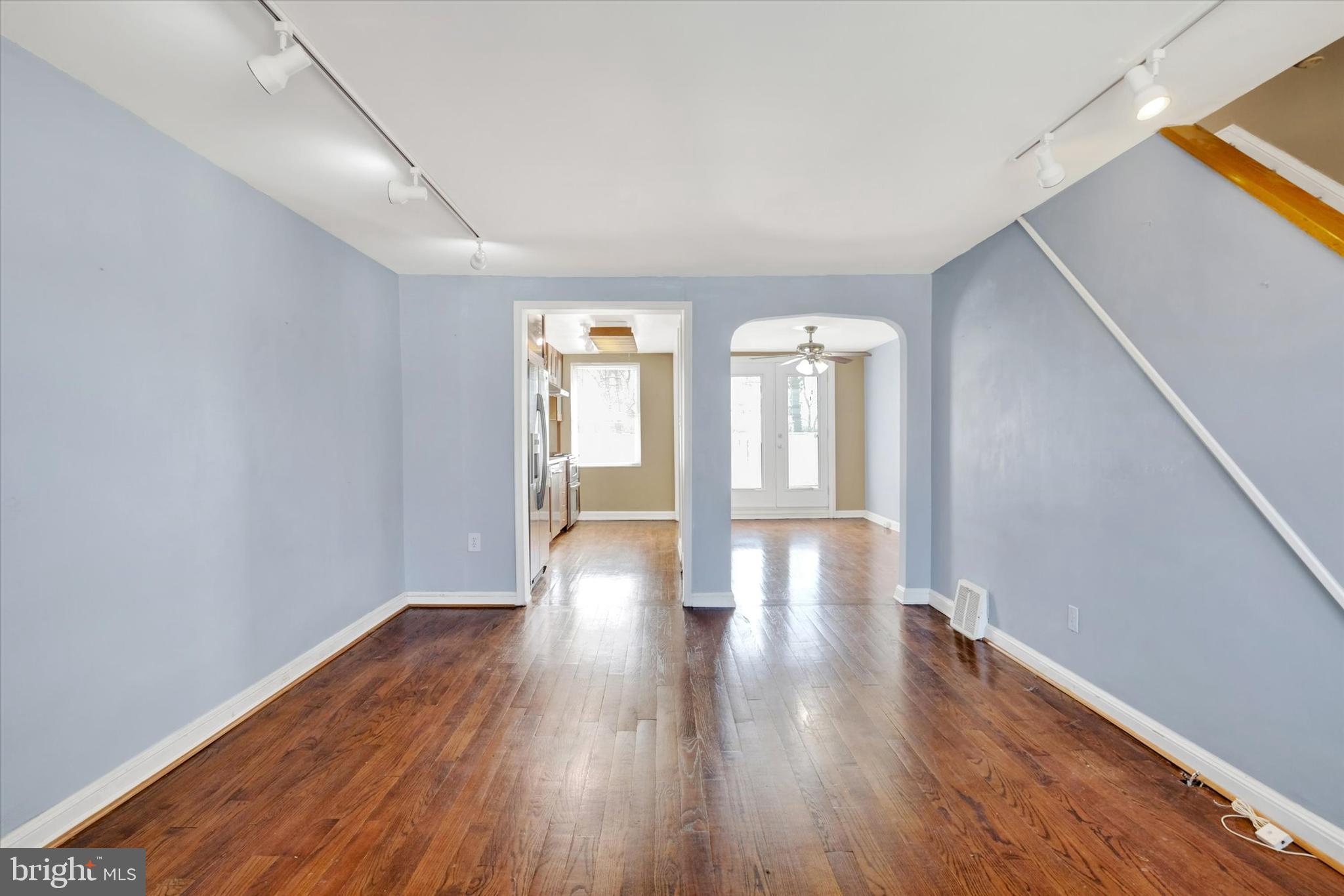 7508 Brockton Road Philadelphia, PA 19151 - Photo 4 of 28 Living Room
