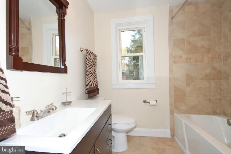 8804 Dangerfield Road Clinton, MD 20735 - Photo 11 of 14 Bath