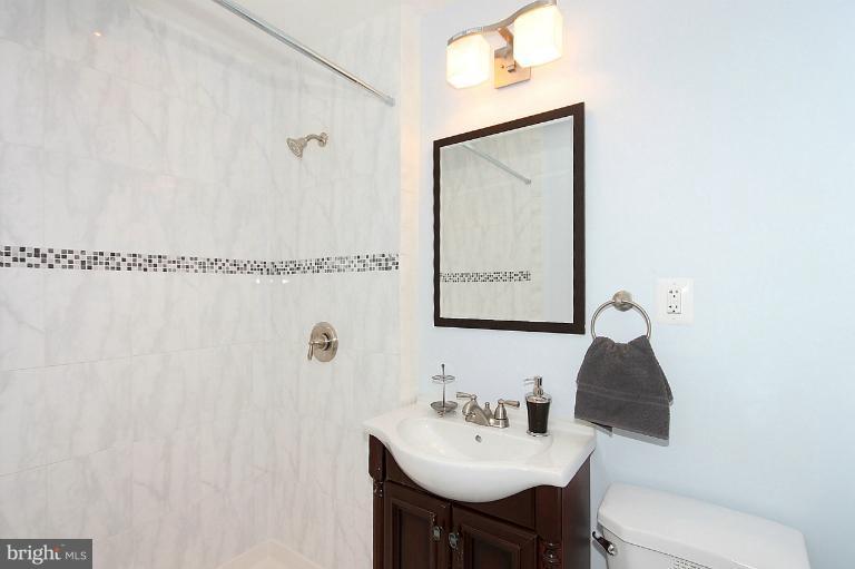 8804 Dangerfield Road Clinton, MD 20735 - Photo 12 of 14 Bath (Master)