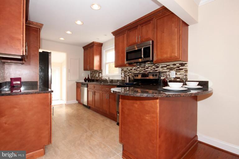 8804 Dangerfield Road Clinton, MD 20735 - Photo 6 of 14 Kitchen