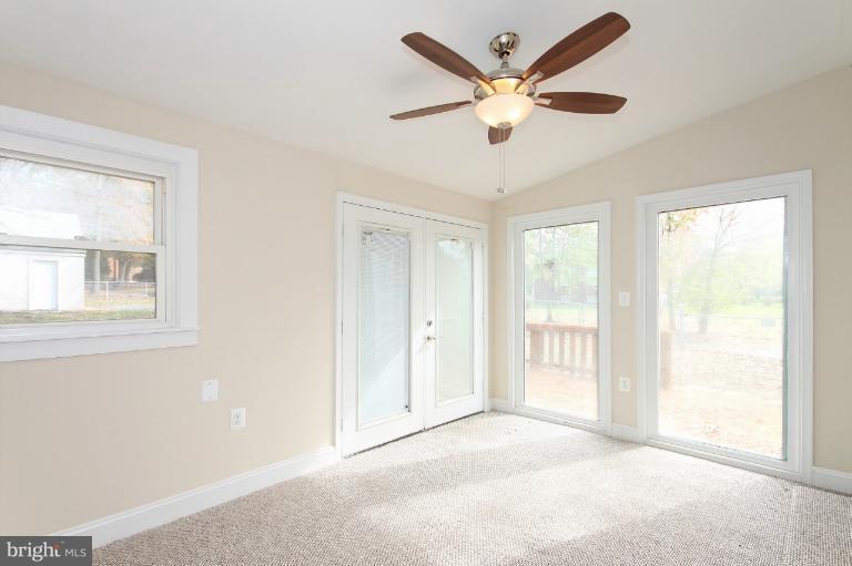 8804 Dangerfield Road Clinton, MD 20735 - Photo 9 of 14 Family Room