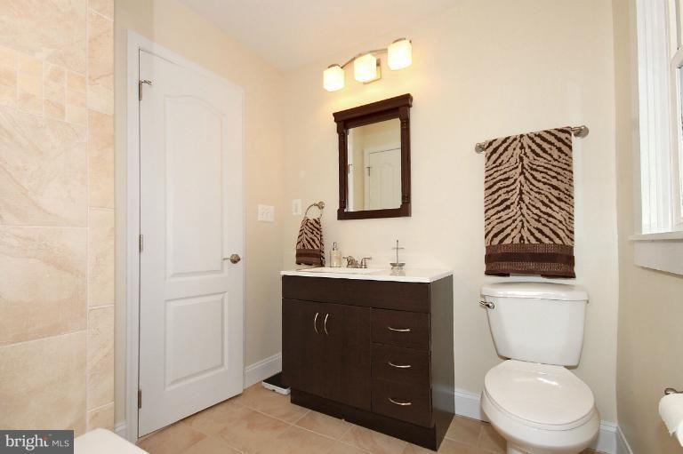 8804 Dangerfield Road Clinton, MD 20735 - Photo 10 of 14 Bath