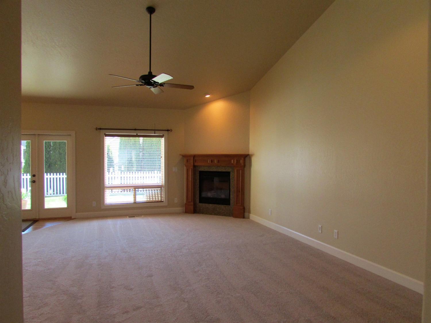 926 Buck Point Street Central Point, OR 97502 - Photo 7 of 19 Additional Photo