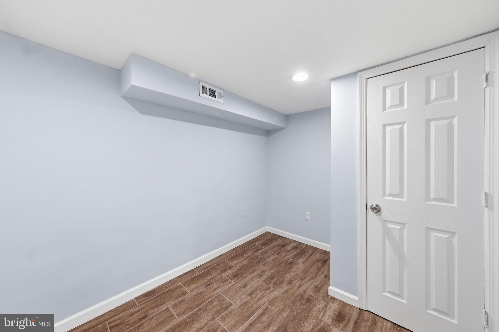 636 Hillview Road Baltimore, MD 21225 - Photo 15 of 19
