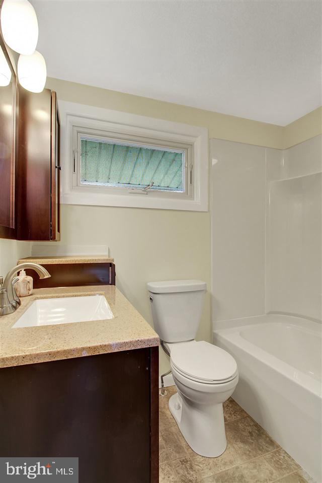 490 Short Road Thomasville, PA 17364 - Photo 14 of 27 Gallery Image 14