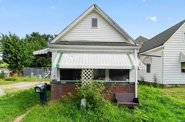 $24,900 | 1340 Locust Street, Terre Haute, IN 47807