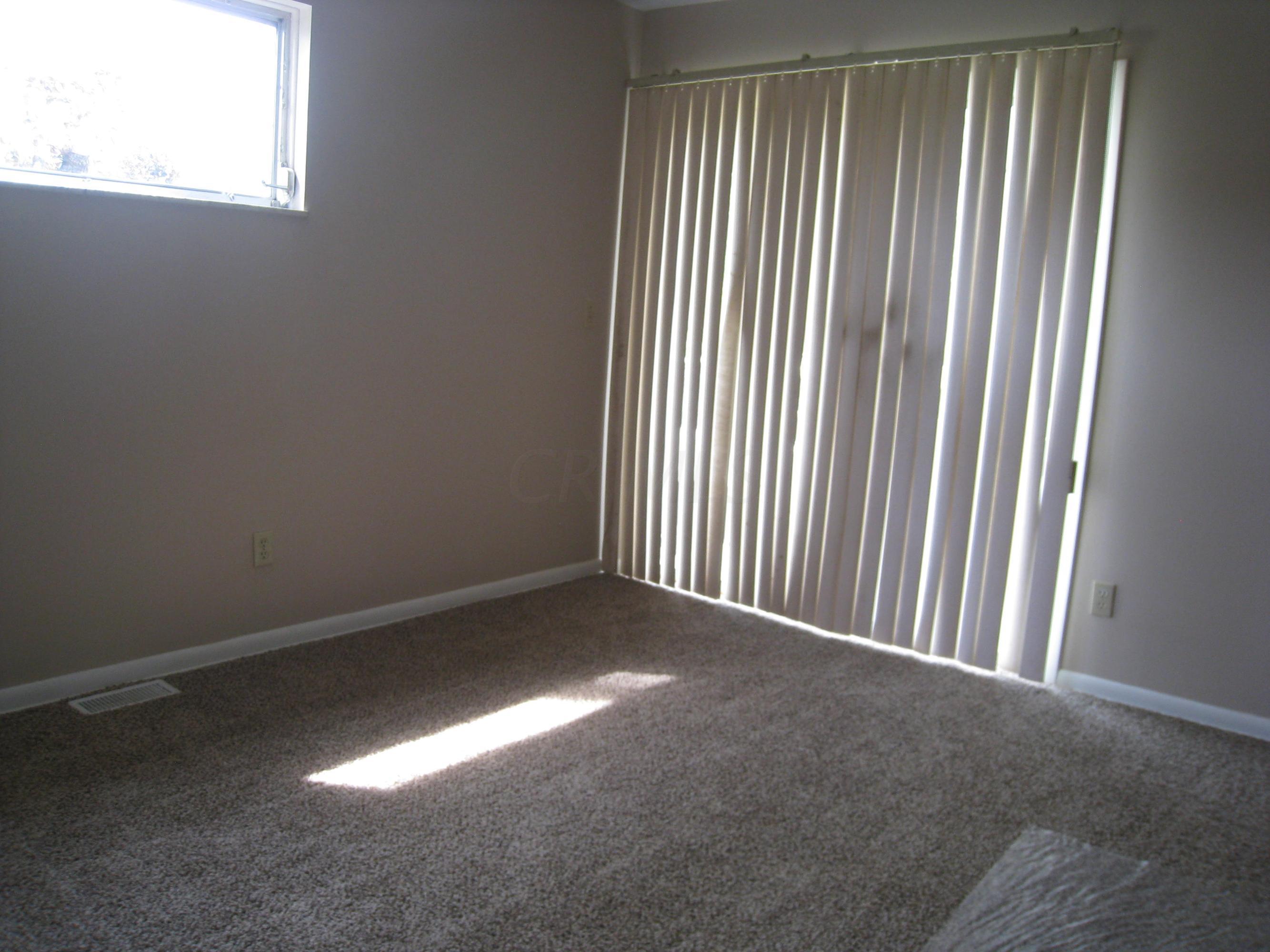 1044 Ross Road Columbus, OH 43227 - Photo 11 of 17 Gallery Image 11