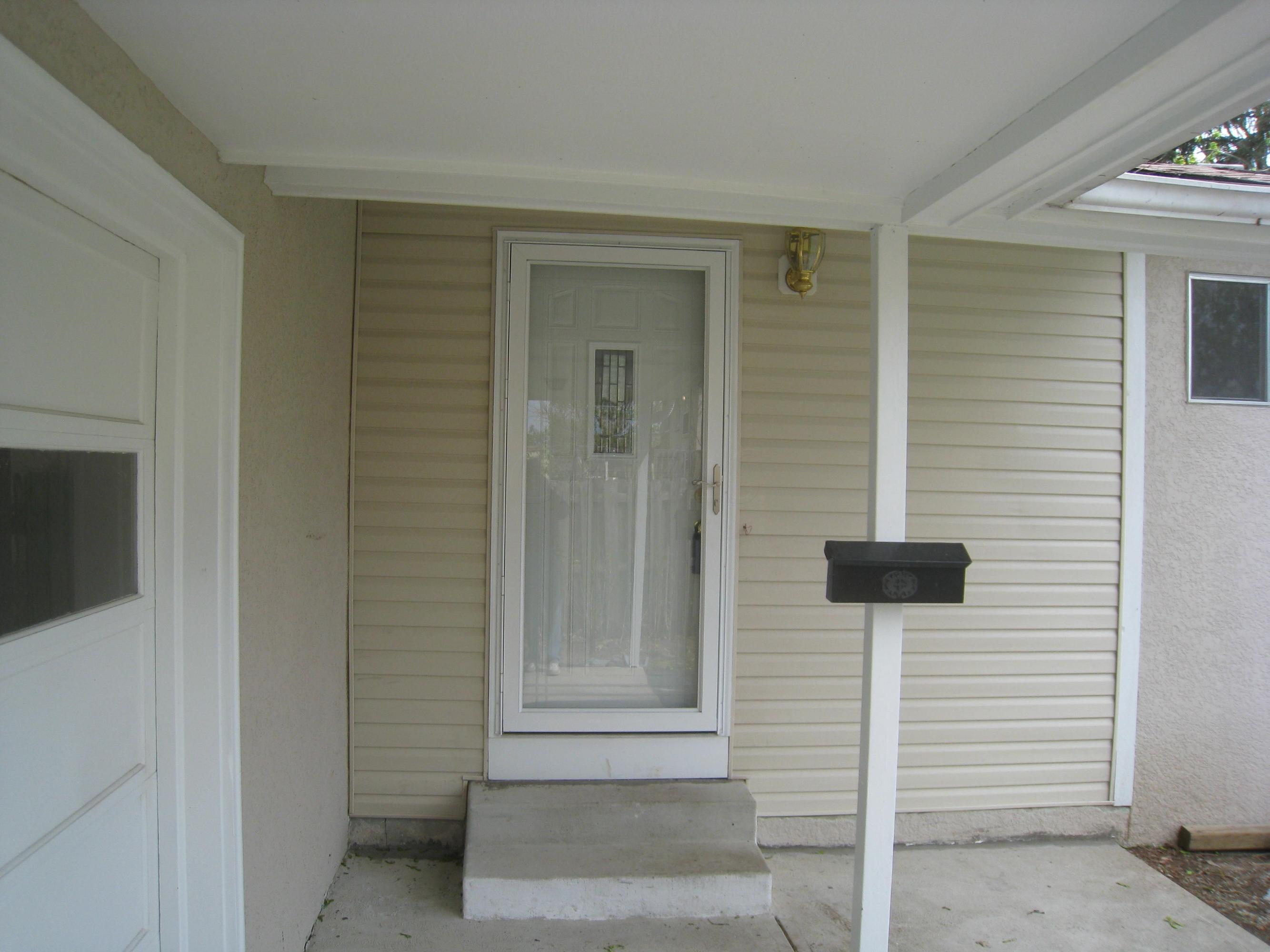 1044 Ross Road Columbus, OH 43227 - Photo 2 of 17 Gallery Image 2