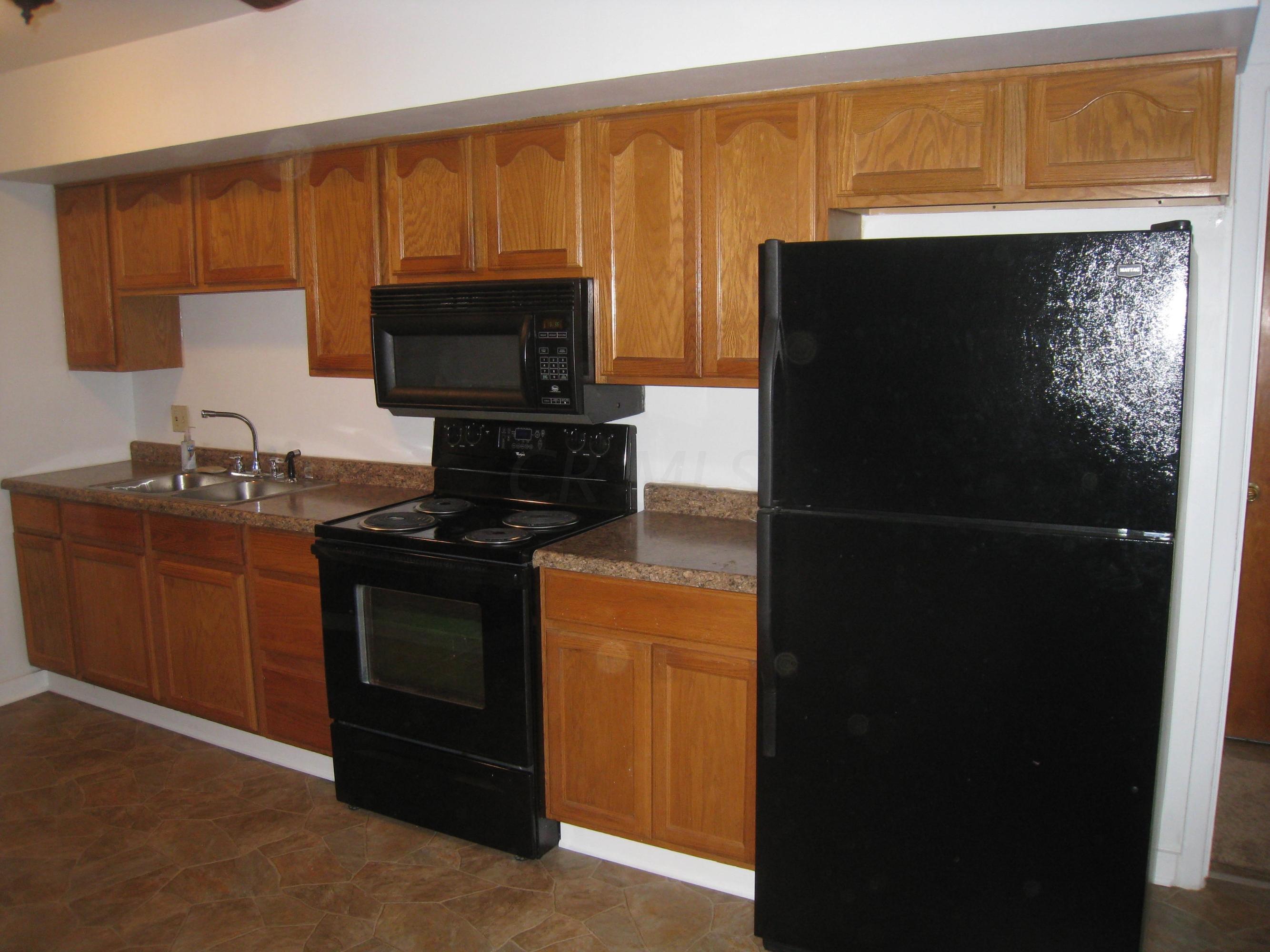 1044 Ross Road Columbus, OH 43227 - Photo 5 of 17 Gallery Image 5