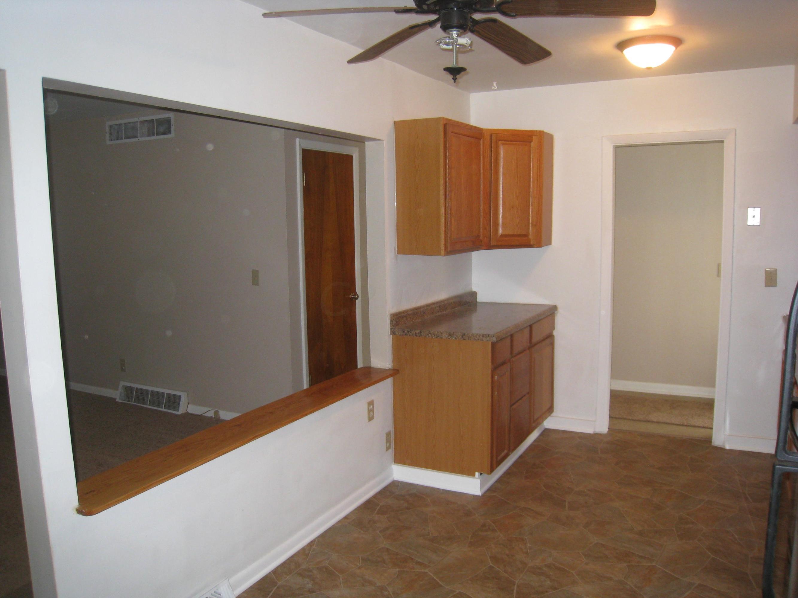 1044 Ross Road Columbus, OH 43227 - Photo 6 of 17 Gallery Image 6