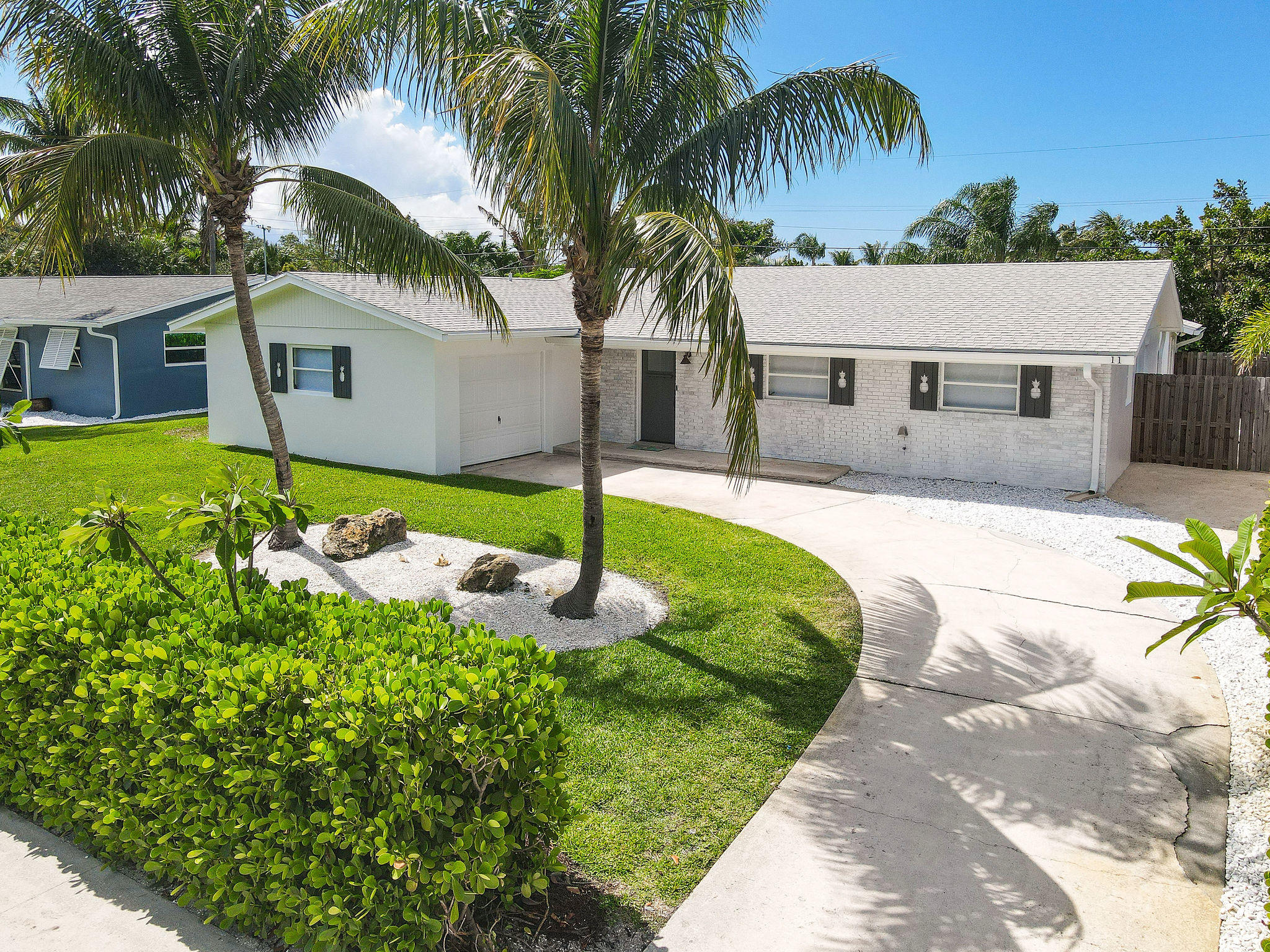 11 Ridgewood Circle Tequesta, FL 33469 - Photo 1 of 33 11RidgewoodCircleAerial(3)