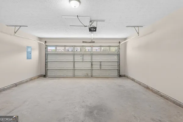 a view of room with an empty space