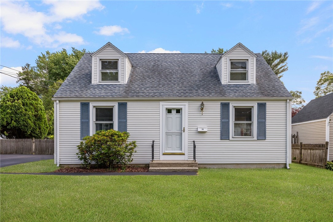 Low maintenance vinyl siding