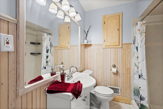 $359,900 | 10942 South Keeler Avenue, Oak Lawn, IL 60453