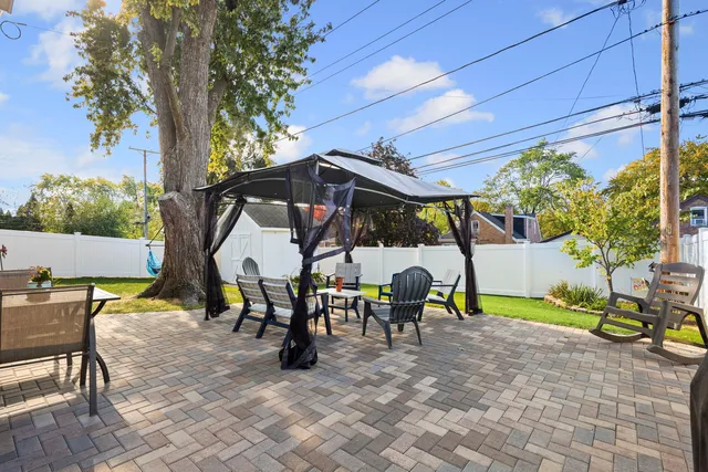 $359,900 | 10942 South Keeler Avenue, Oak Lawn, IL 60453