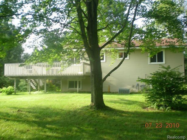 6267 Bemis Road Ypsilanti, MI 48197 - Photo 13 of 15 Back of Home
