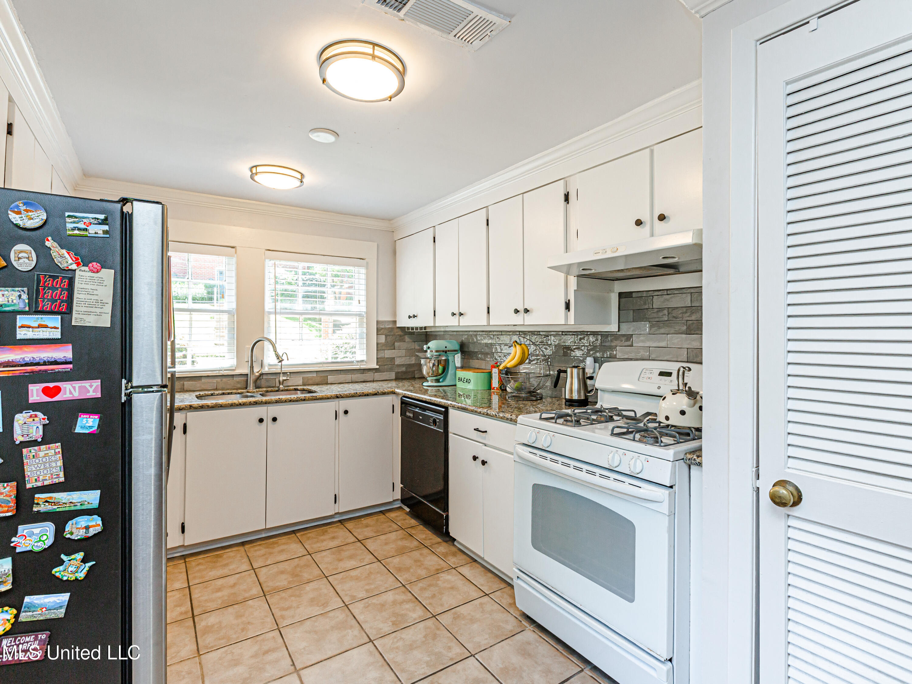 1710 Pine Street Jackson, MS 39202 - Photo 12 of 35 V63A6181