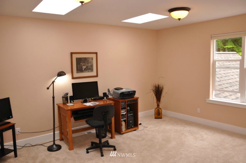 11730 Kallgren Road Northeast Bainbridge Island, WA 98110 - Photo 14 of 15 Gallery Image 14