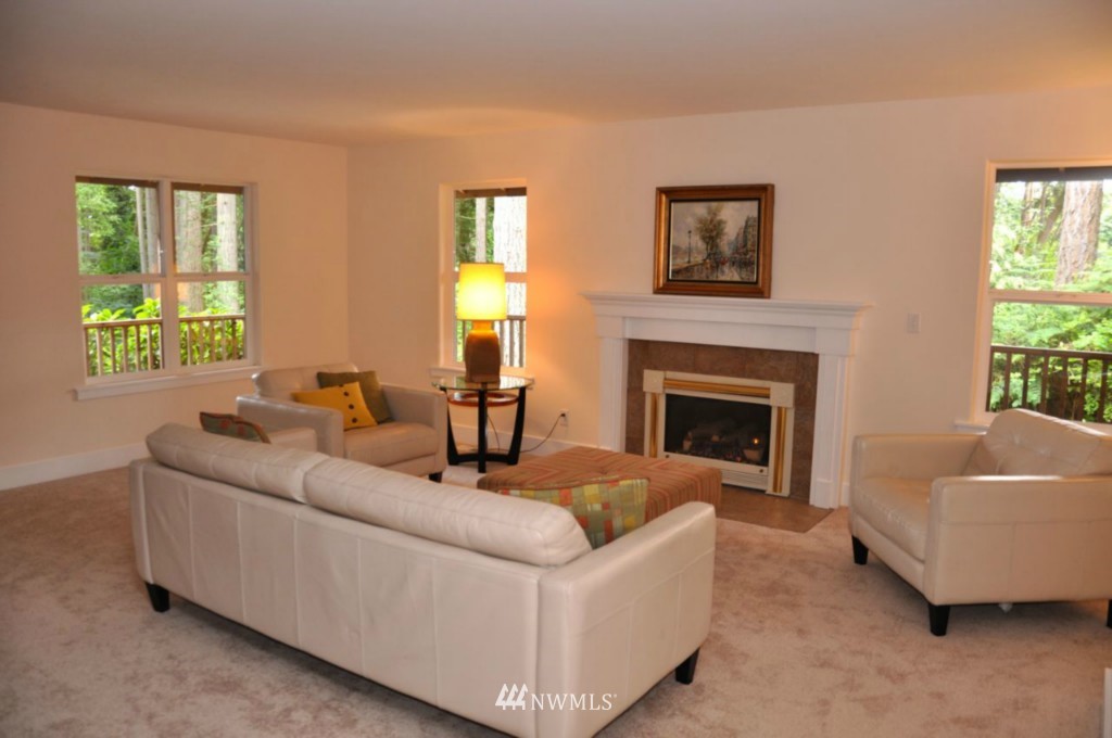 11730 Kallgren Road Northeast Bainbridge Island, WA 98110 - Photo 3 of 15 Gallery Image 3