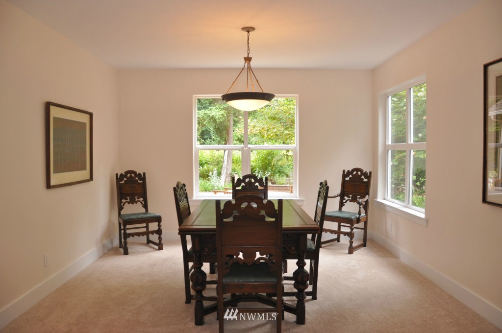 11730 Kallgren Road Northeast Bainbridge Island, WA 98110 - Photo 5 of 15 Gallery Image 5