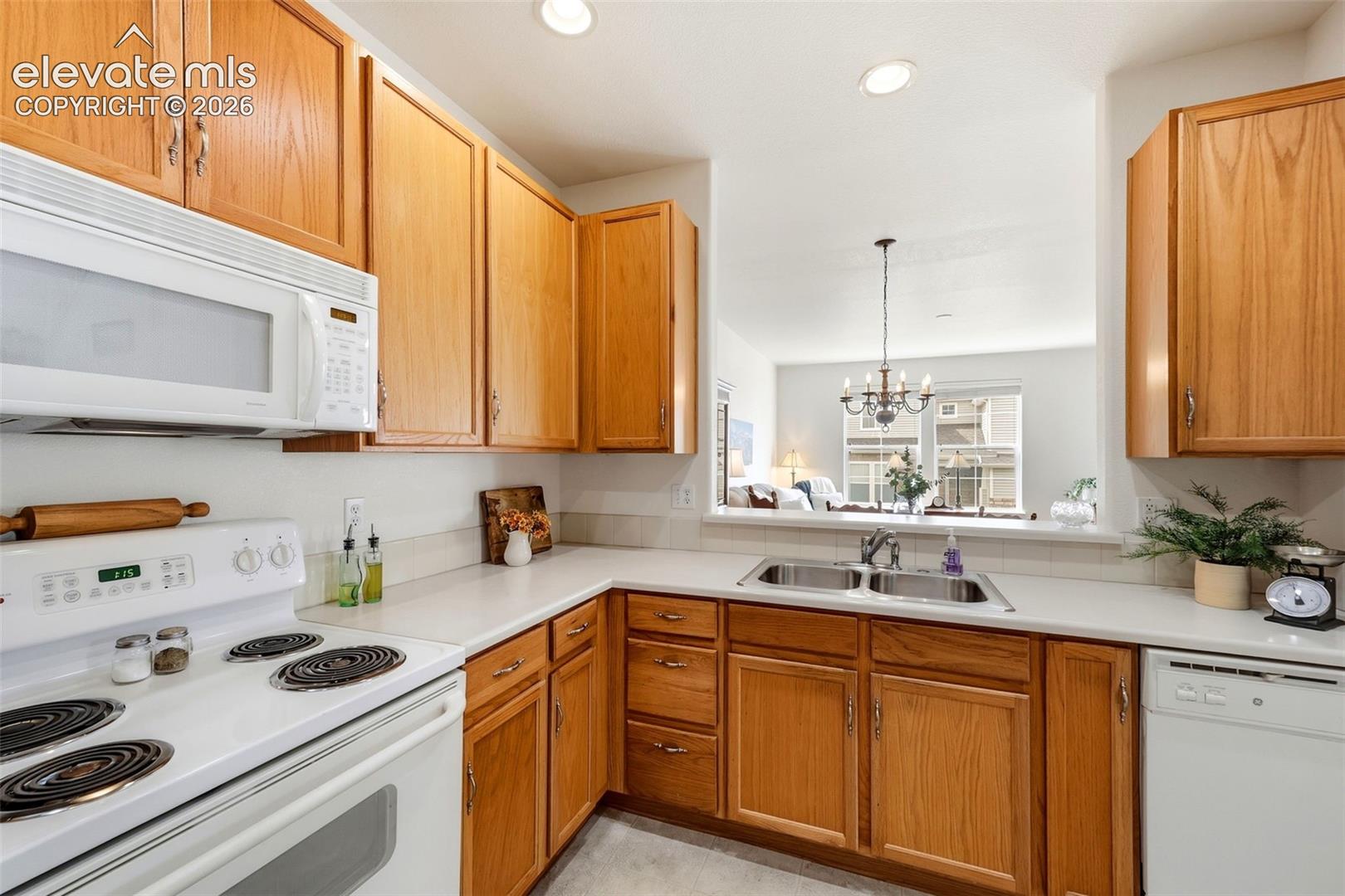 4011 Diamond Ridge View Colorado Springs, CO 80918 - Photo 14 of 39 Gallery Image 14