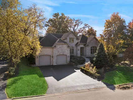 $850,000 | 6450 Apache Drive, Indian Head Park, IL 60525
