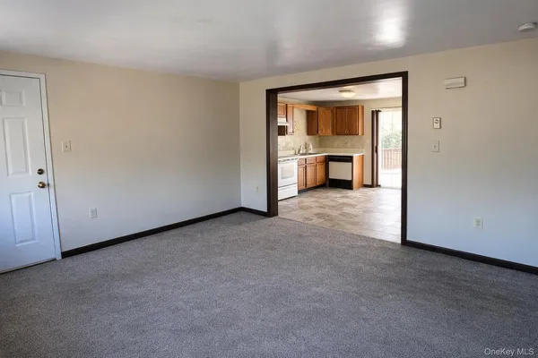 $1,800 | 69 Old Unionville Road, Unit 4, Wallkill, NY 12589
