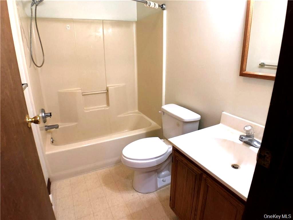 69 Old Unionville Road, Unit 4 Wallkill, NY 12589 - Photo 18 of 21