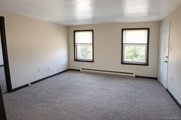 $1,800 | 69 Old Unionville Road, Unit 4, Wallkill, NY 12589