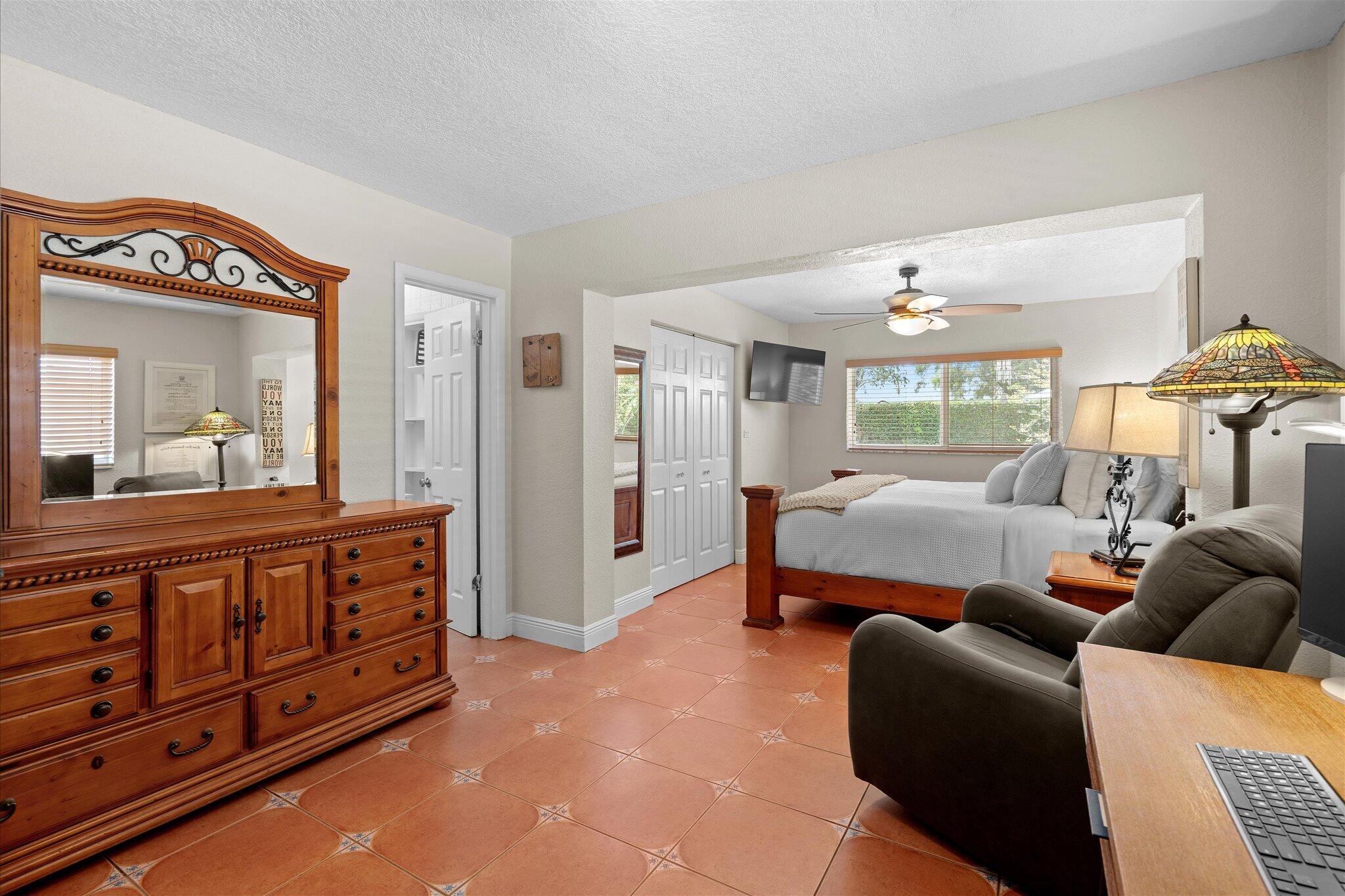 8341 Southwest 14th Street Miami, FL 33144 - Photo 13 of 41 12-50-mkw03438