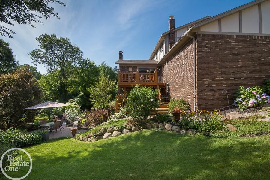 471 Lake Forest Road Rochester Hills, MI 48309 - Photo 26 of 32