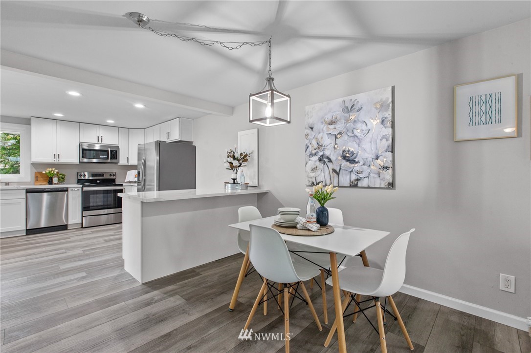 10626 Southeast 200th Street Renton, WA 98055 - Photo 7 of 34 Gallery Image 7