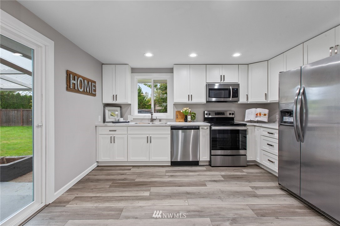 10626 Southeast 200th Street Renton, WA 98055 - Photo 9 of 34 Gallery Image 9
