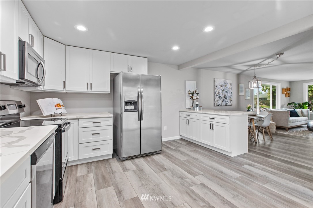 10626 Southeast 200th Street Renton, WA 98055 - Photo 10 of 34 Gallery Image 10