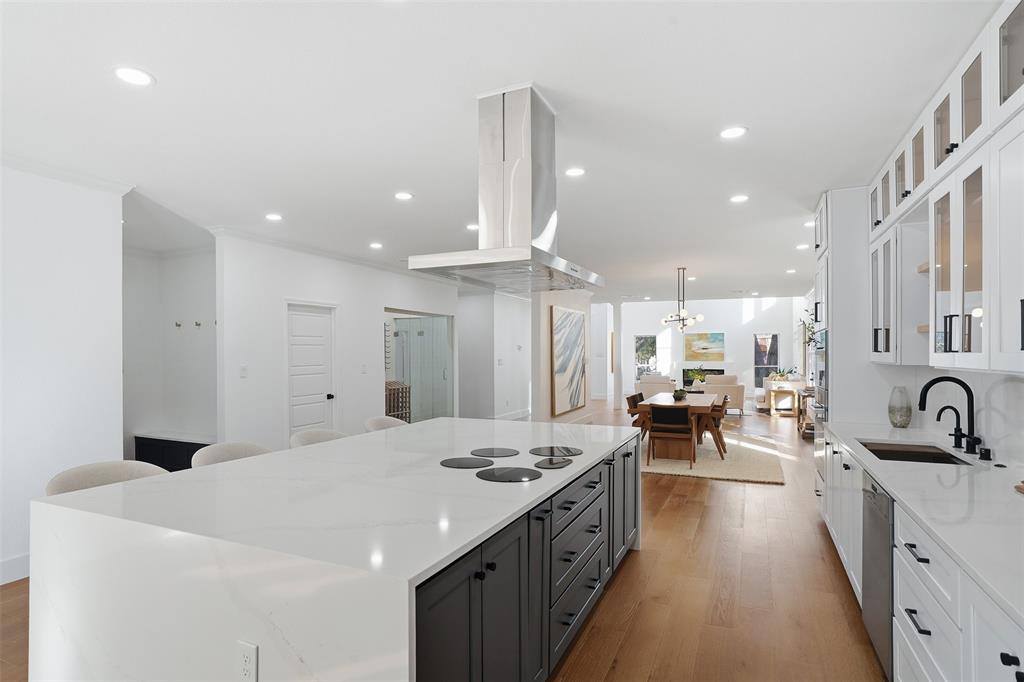 2 Parliament Place Dallas, TX 75225 - Photo 9 of 40 a large white kitchen with a large window