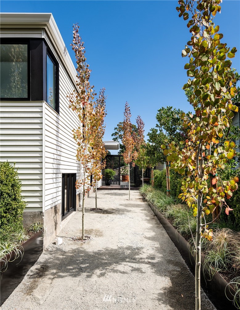 820 26th Avenue Seattle, WA 98122 - Photo 2 of 36