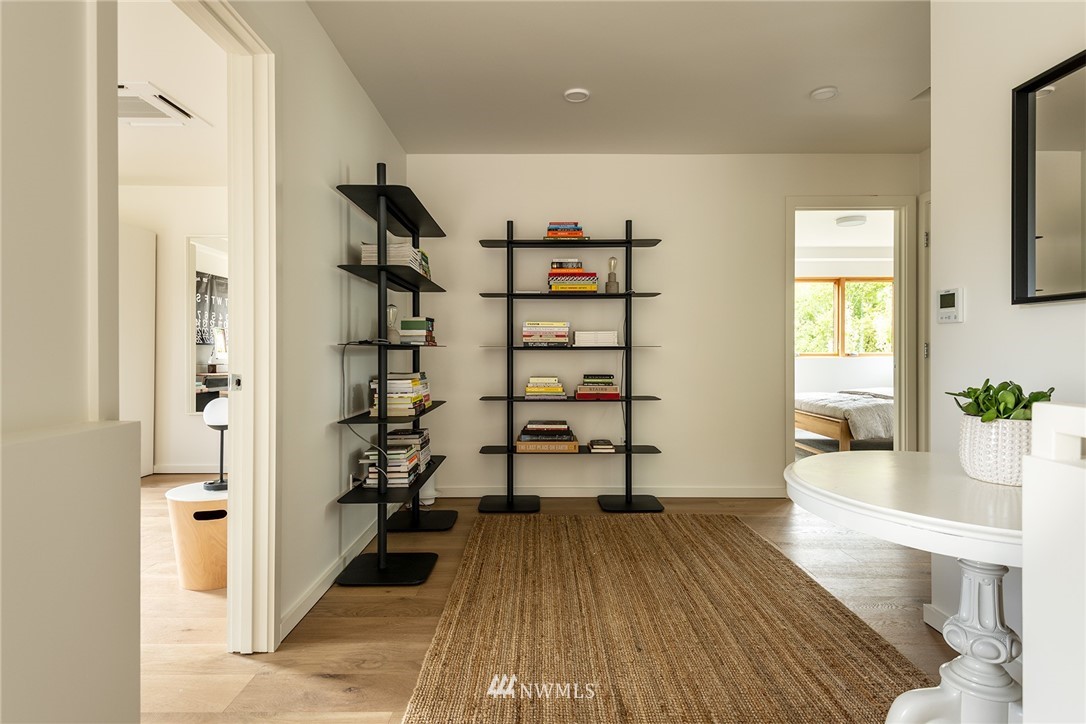 820 26th Avenue Seattle, WA 98122 - Photo 18 of 36