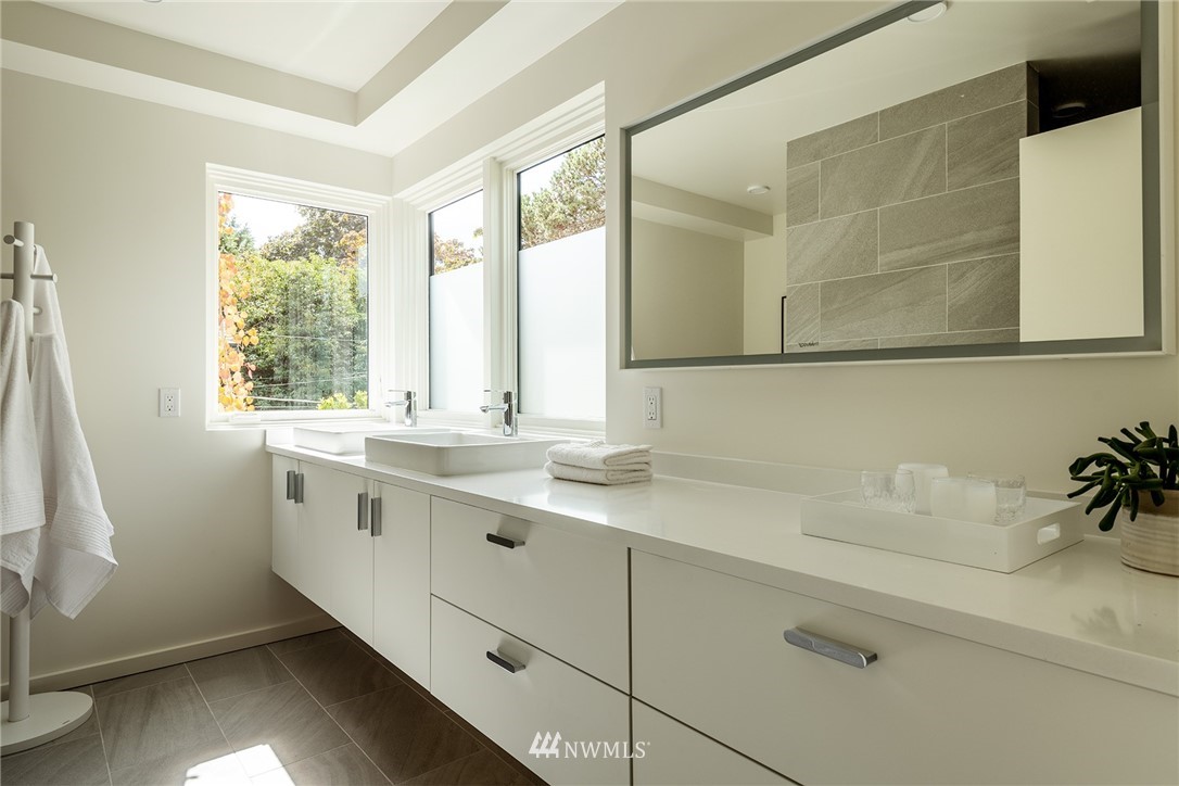 820 26th Avenue Seattle, WA 98122 - Photo 21 of 36