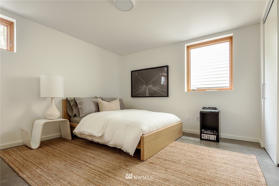 820 26th Avenue Seattle, WA 98122 - Photo 29 of 36