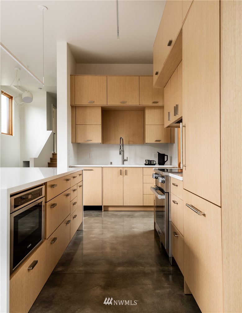 820 26th Avenue Seattle, WA 98122 - Photo 8 of 36