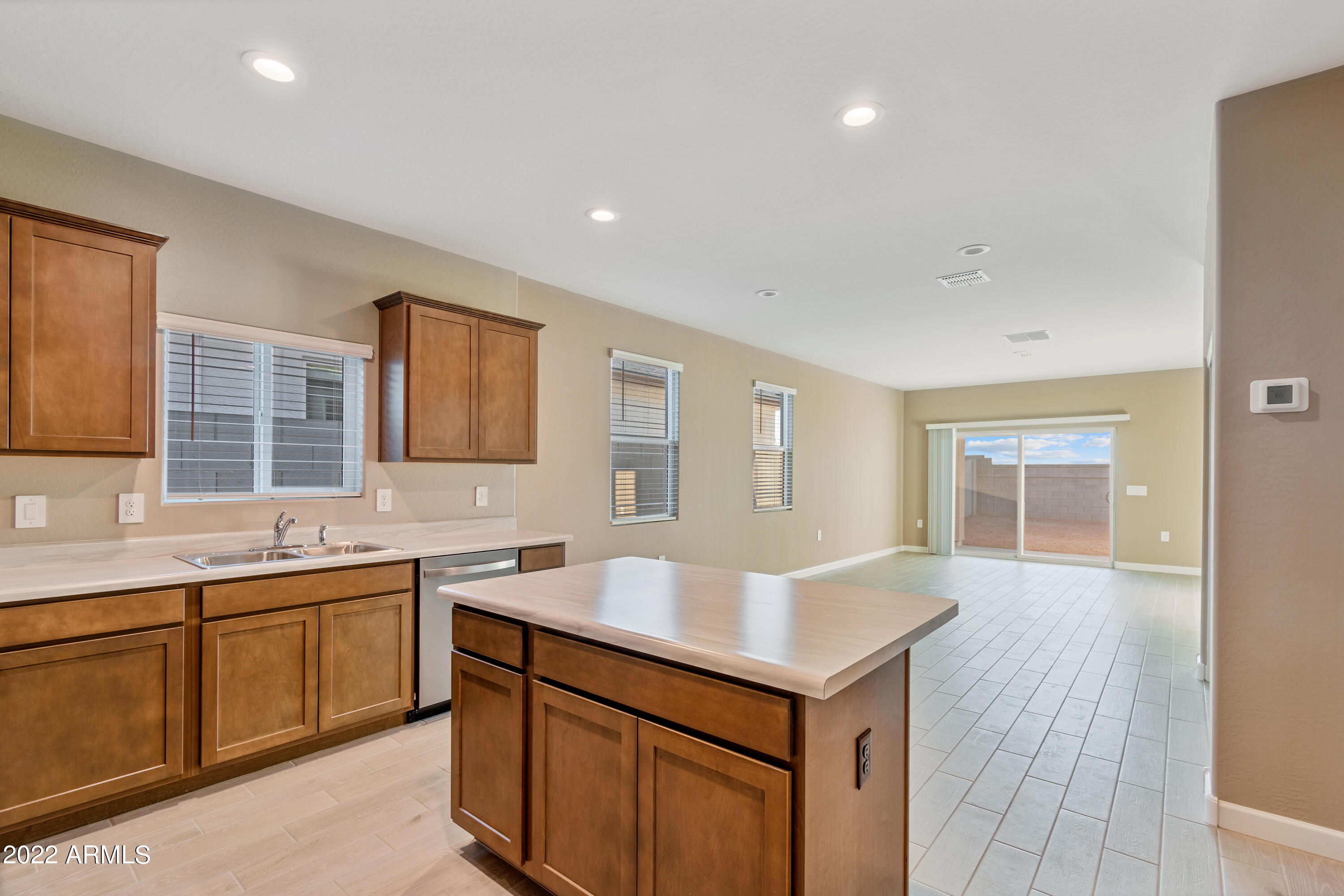 24093 West Zak Road Buckeye, AZ 85326 - Photo 23 of 52 3743_Cardinal_Desert Moon_Buckeye_AZ_DRH