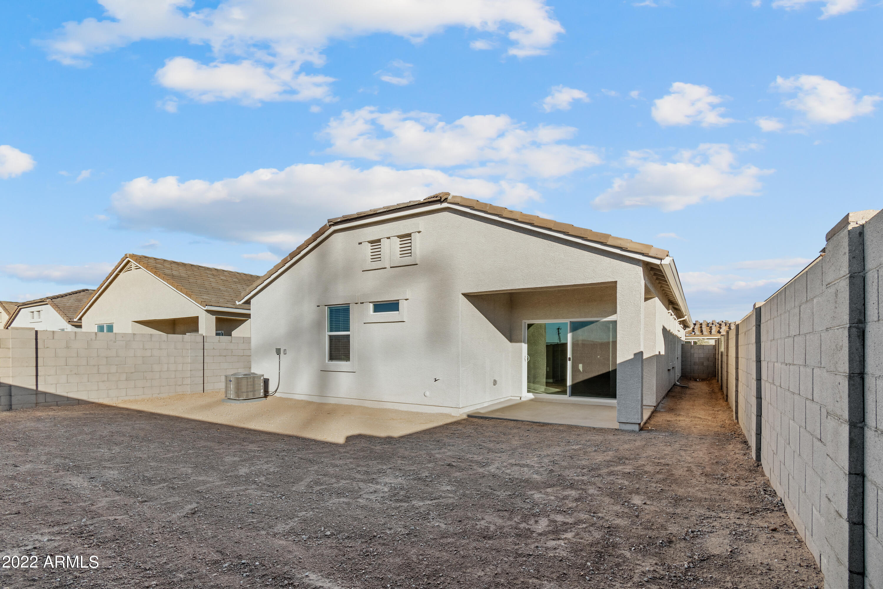 24093 West Zak Road Buckeye, AZ 85326 - Photo 4 of 52 3743_Cardinal_Desert Moon_Buckeye_AZ_DRH