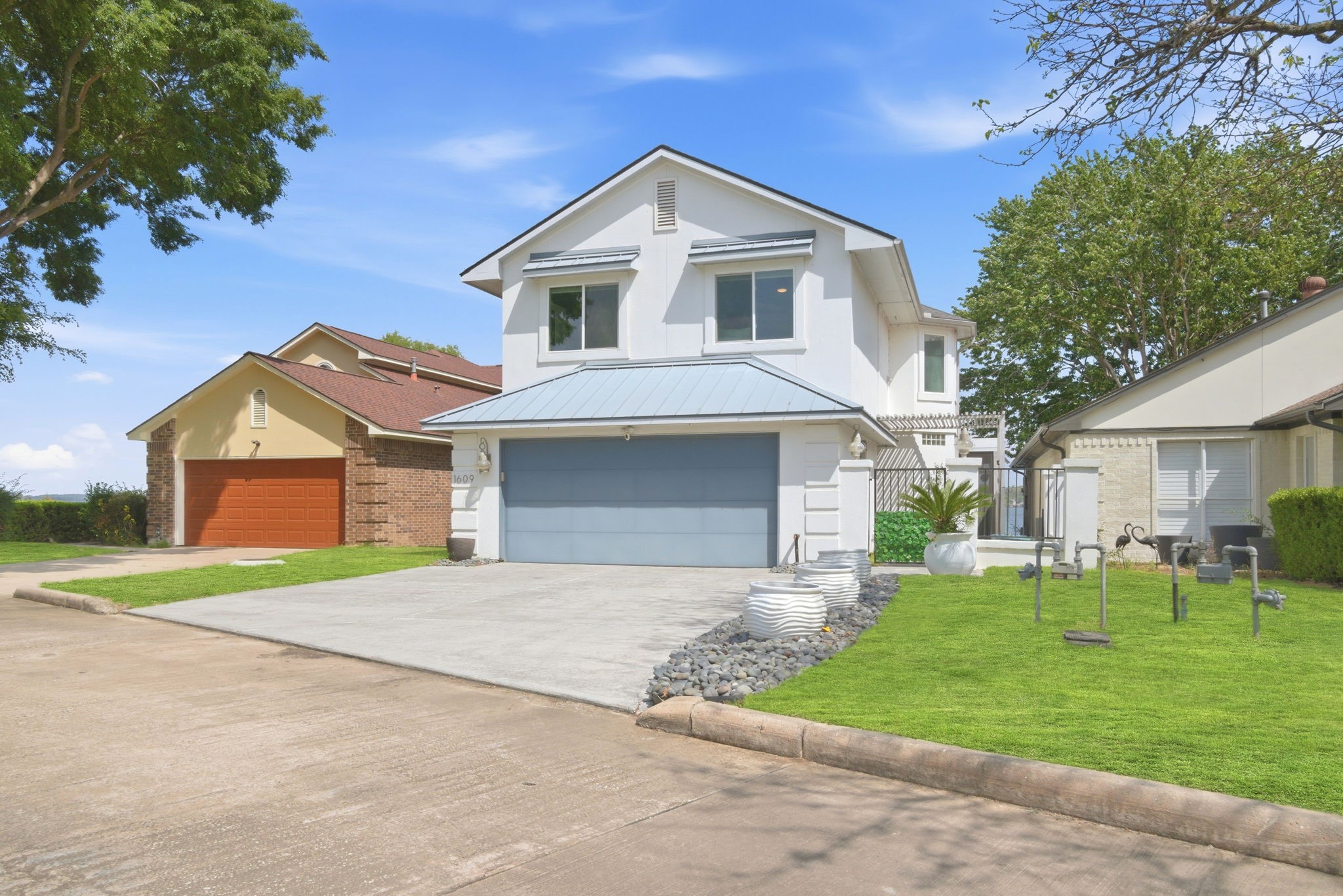 1609 Schooner Point Willis, TX 77318 - Photo 3 of 50