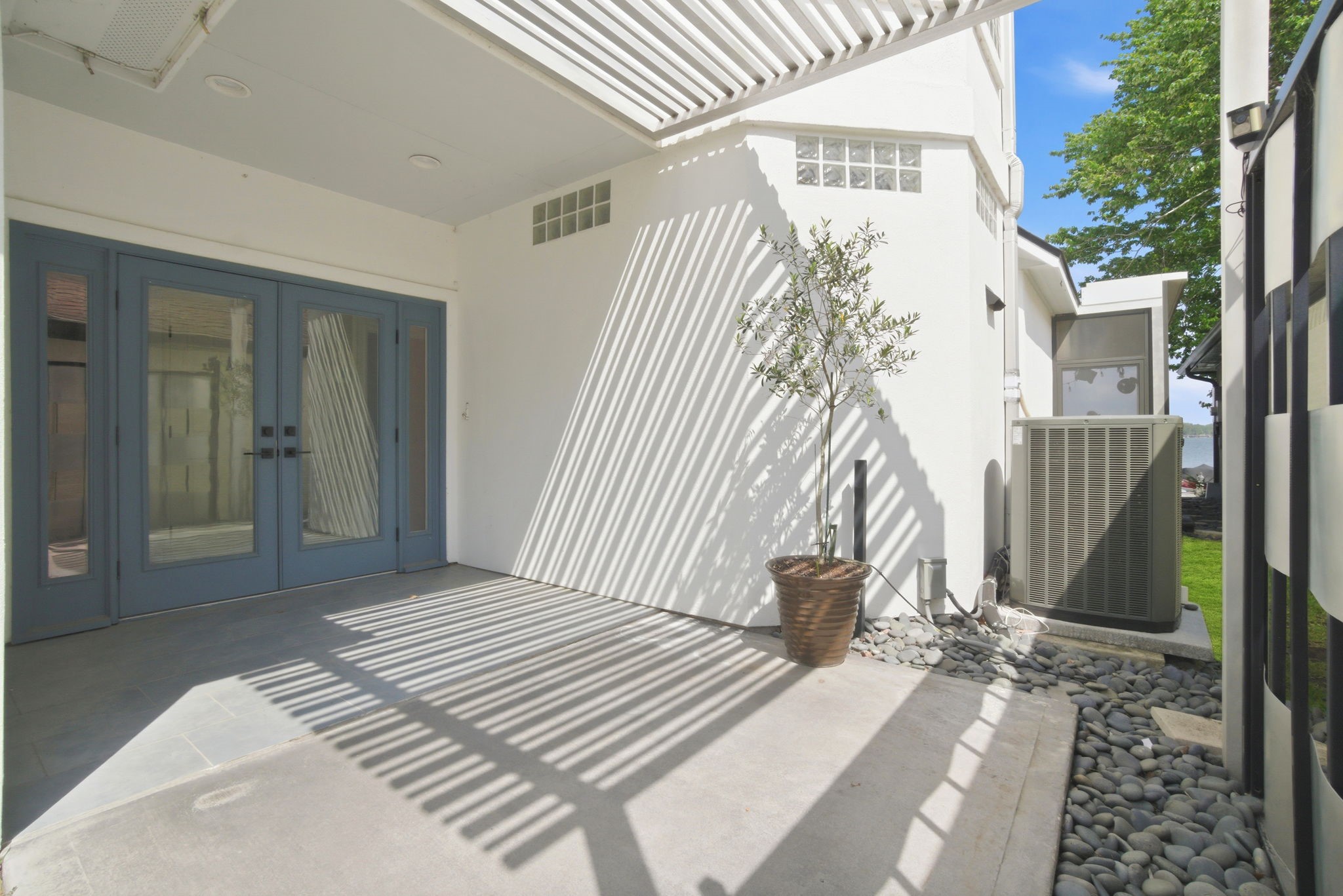 1609 Schooner Point Willis, TX 77318 - Photo 4 of 50