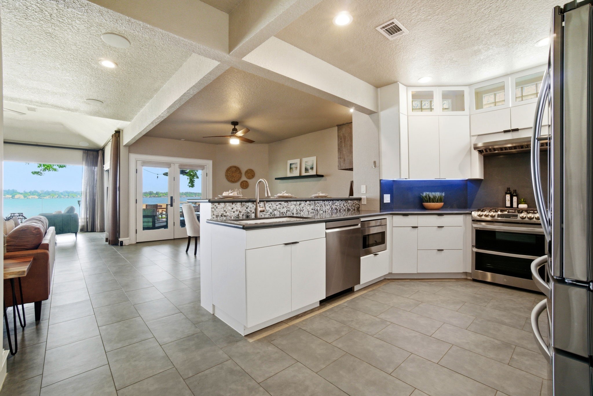 1609 Schooner Point Willis, TX 77318 - Photo 7 of 50