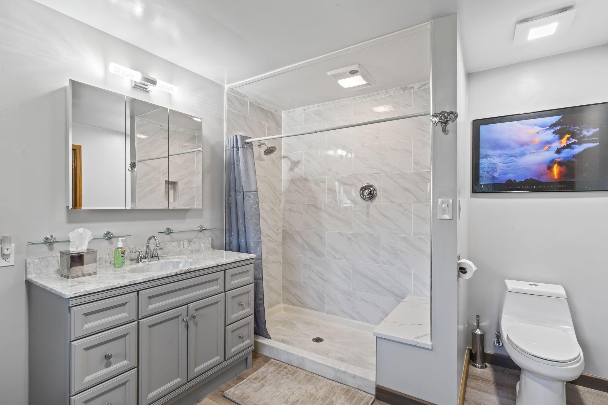 507 Agler Road Columbus, OH 43230 - Photo 25 of 74 Primary Bath