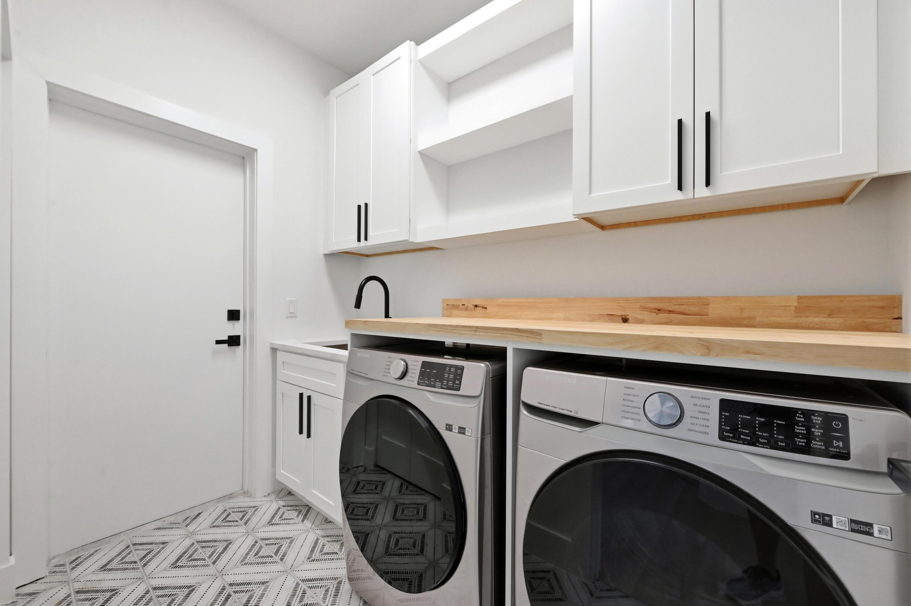 12750 Yardley Drive Boca Raton, FL 33428 - Photo 22 of 54 09 Laundry room 01